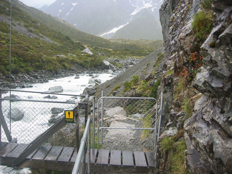 ancat > the walk to gardiner hut up the hooker valley begins here